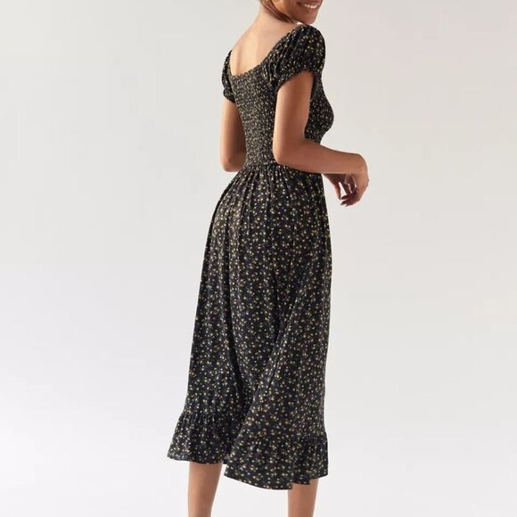 UO Tessie Smocked Puff Sleeve Floral Midi Dress - Picture 4 of 4